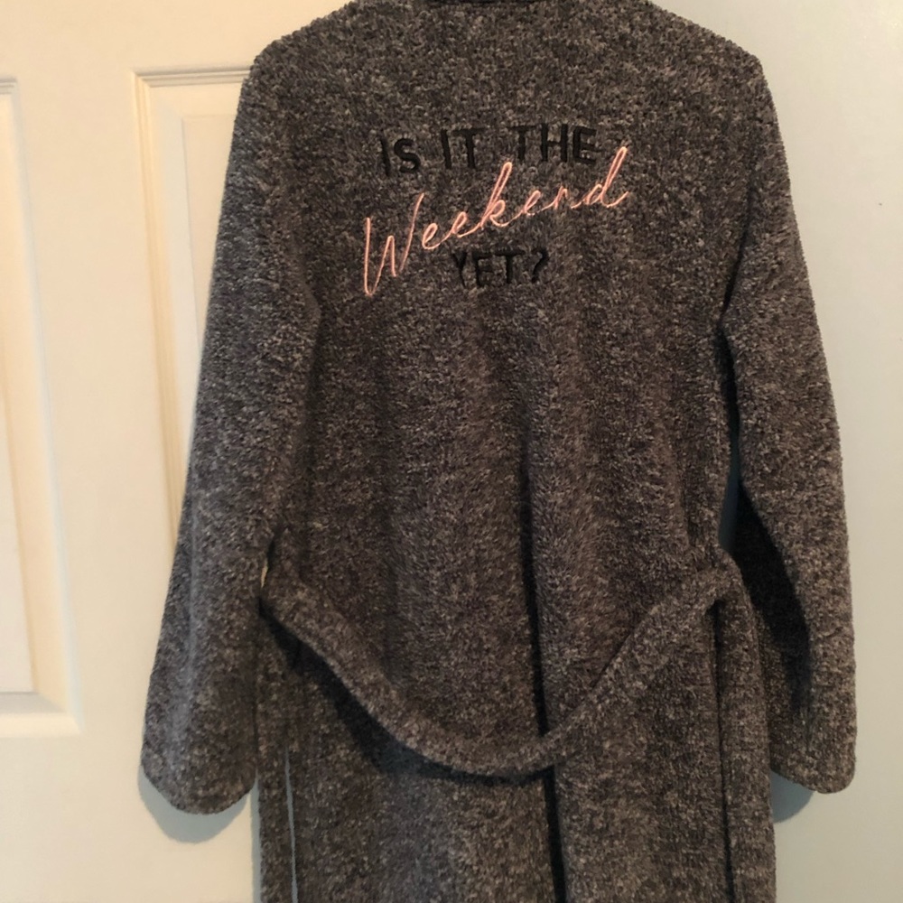 robe size medium